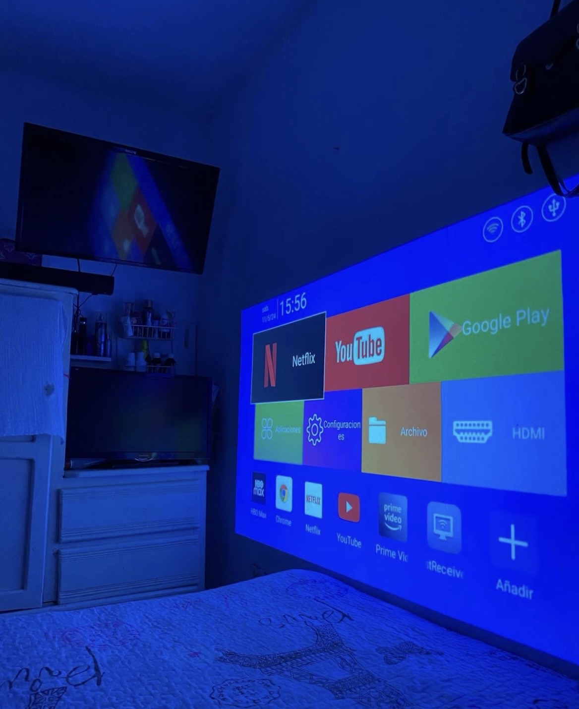 Proyector Portátil 2 en 1 Smart + Consola Retro, WiFi, Bluetooth y 2 Controles